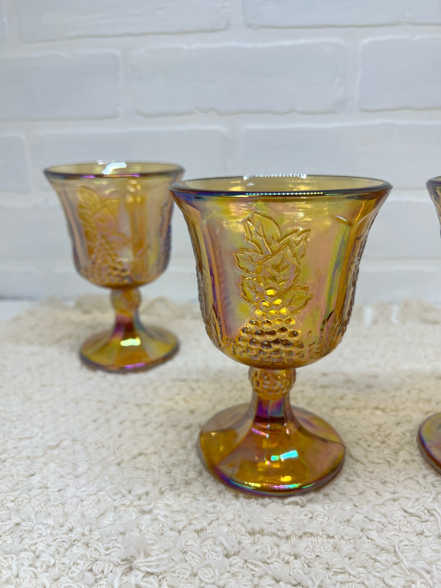 Indiana Glass Carnival iridescent goblet set (4)