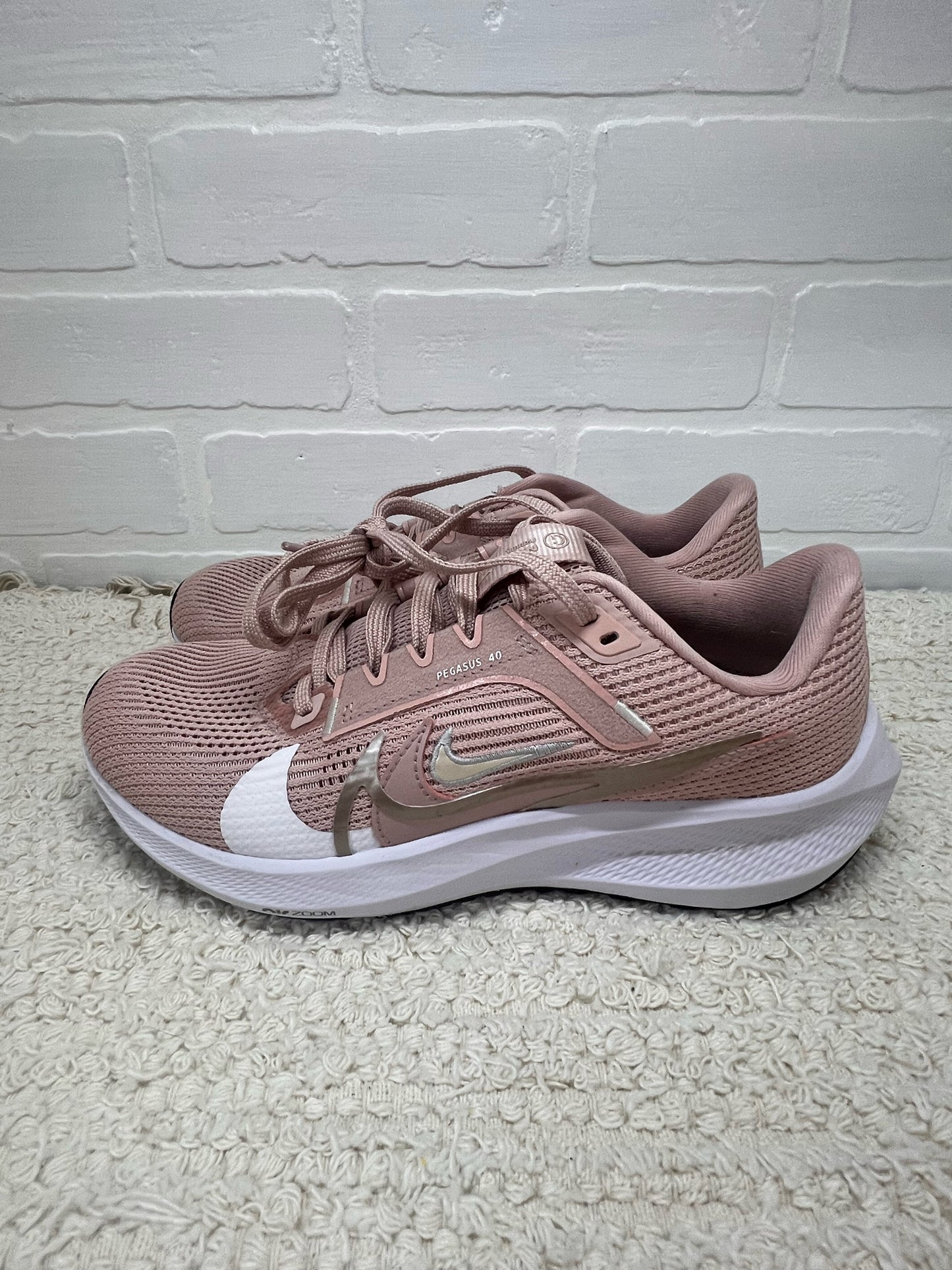 Nike Pegasus running shoes Size 6.5 Womens