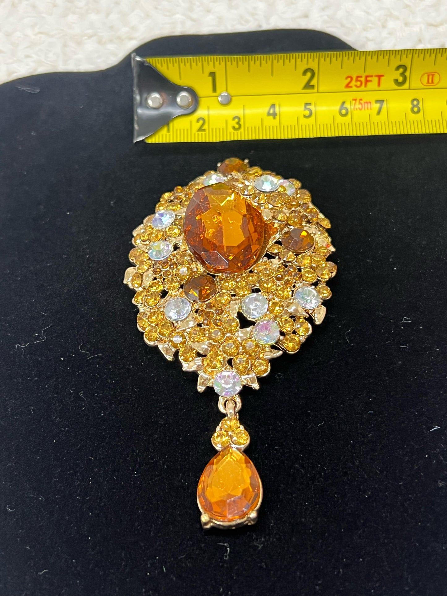 Vintage rhinestone pin or pendant