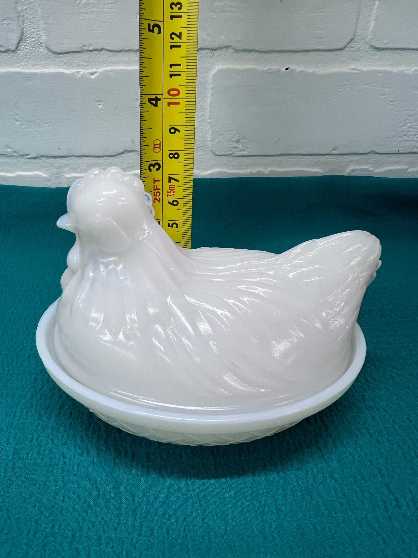 Vintage Milk Glass Nesting Hen/Hen on Nest