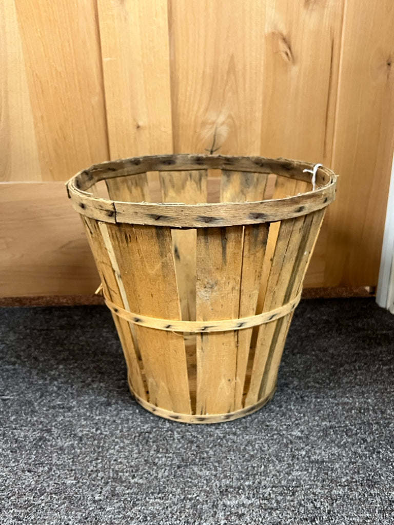 Gingerbread Lane Basket