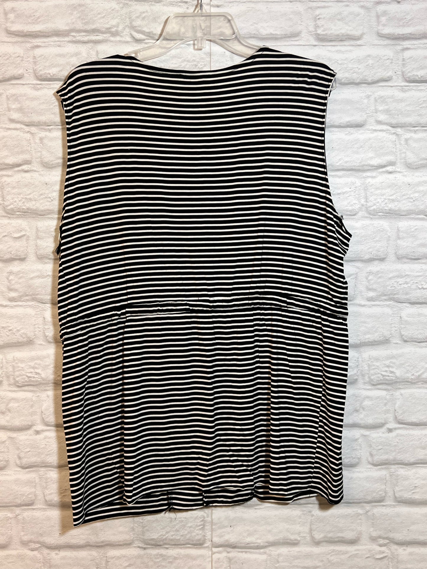 Size M POLStriped Tunic Length Top