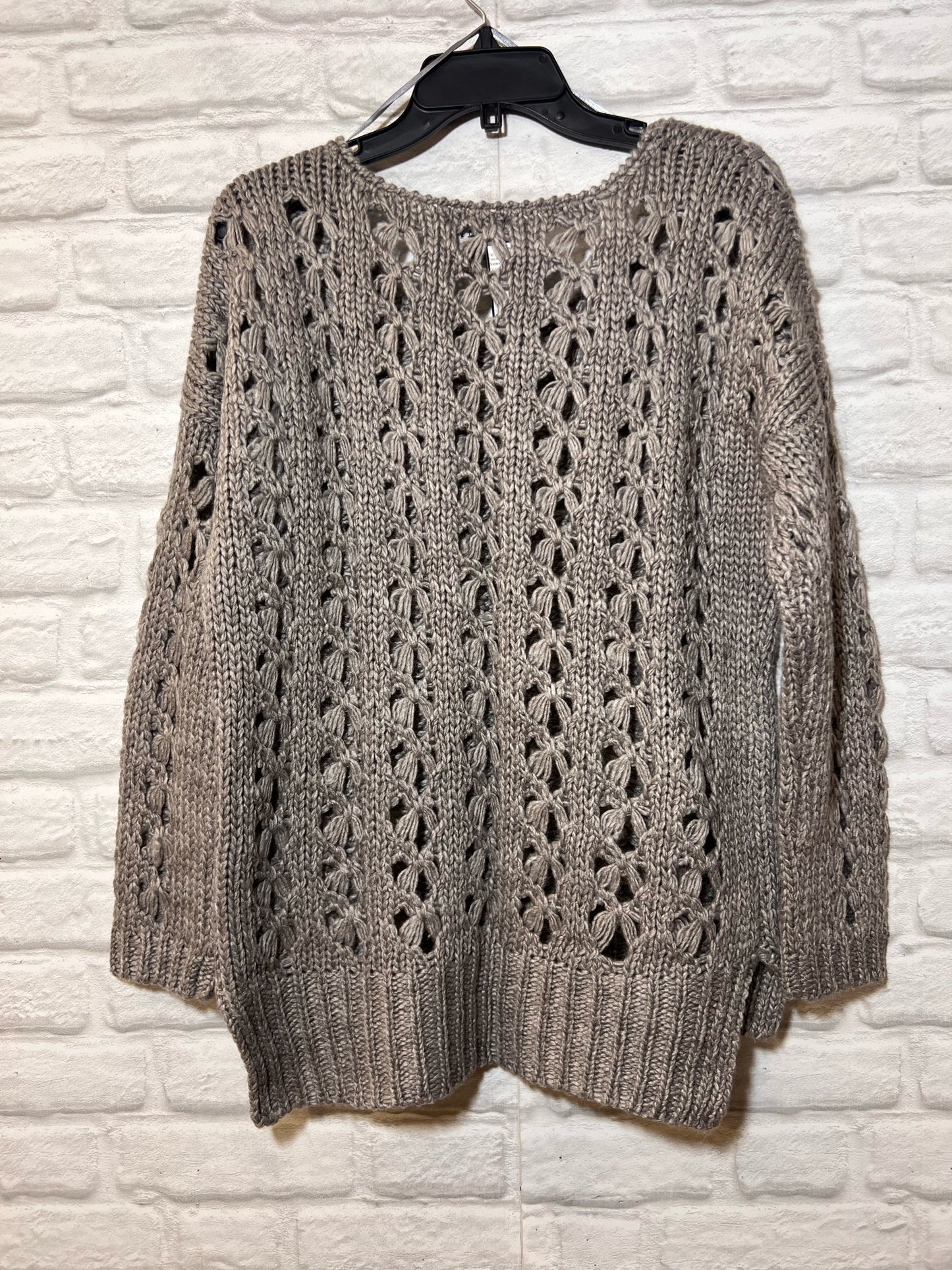 Size M Sisters Open Knit Acrylic/Wood Blend Gray Sweater