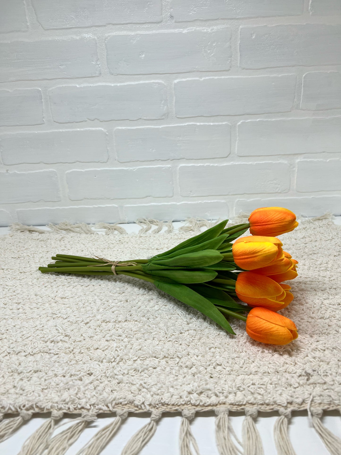 Real Feel tulip bundle - orange