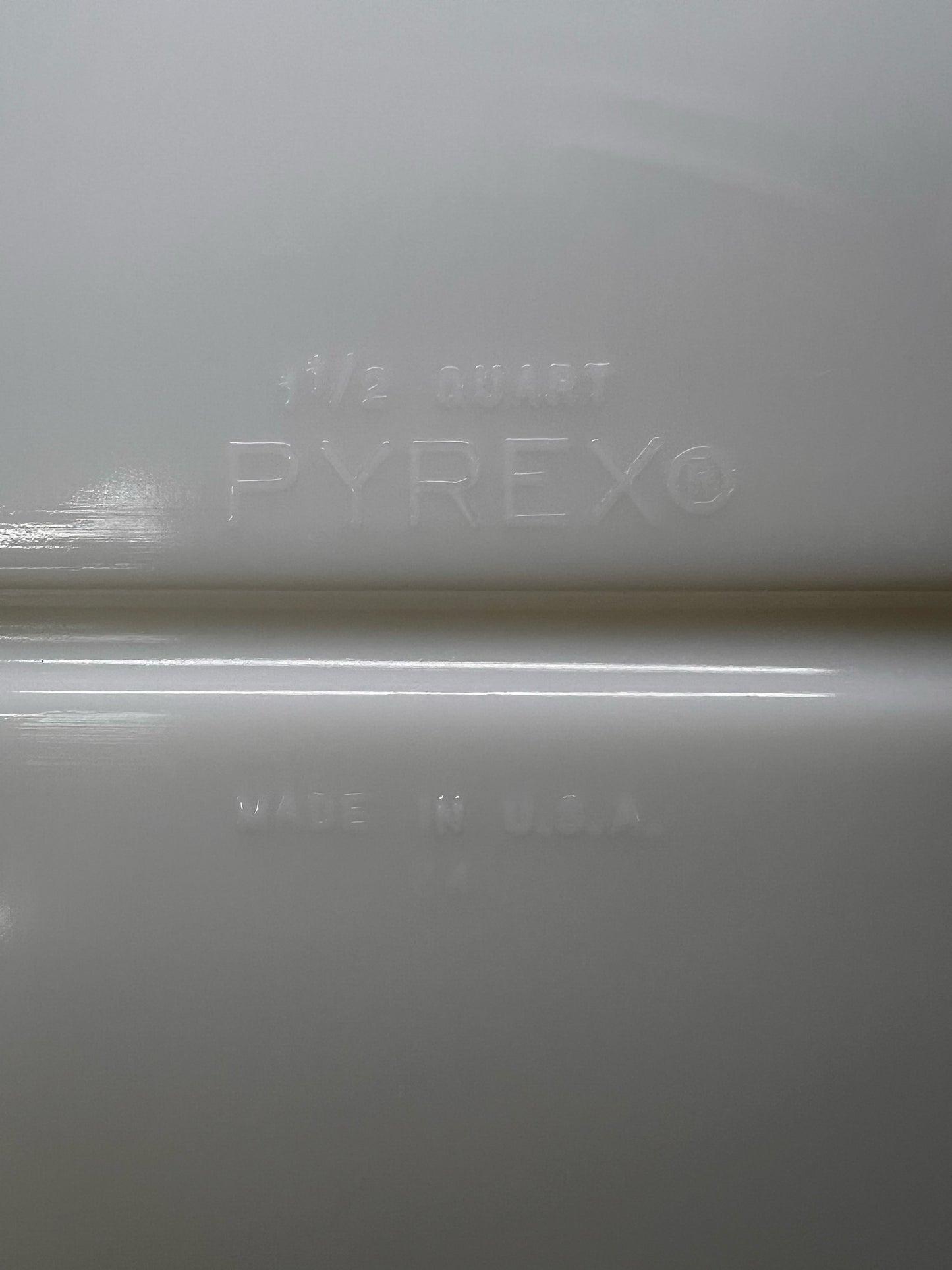 Pyrex Lidded Divided 'Golden Acorn' 1.5 QT Casserole Dish