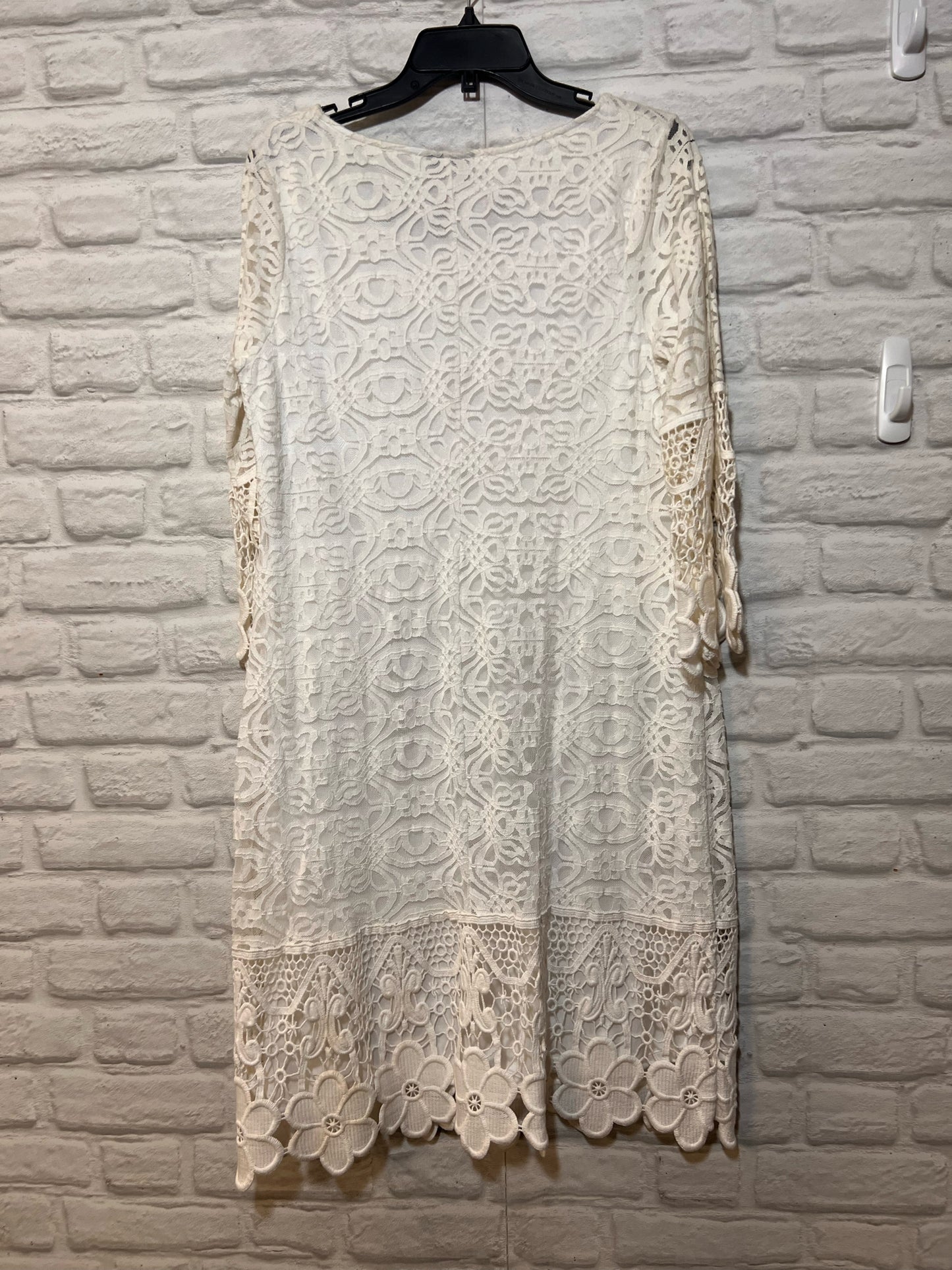 Size 1X Alfani White Lace Lined Dress