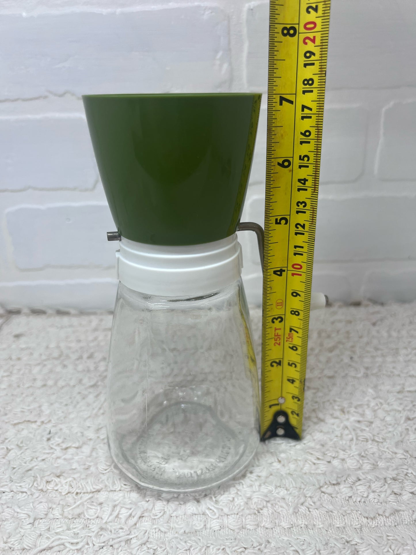 Federal Nut Grinder in Avocado Green & White