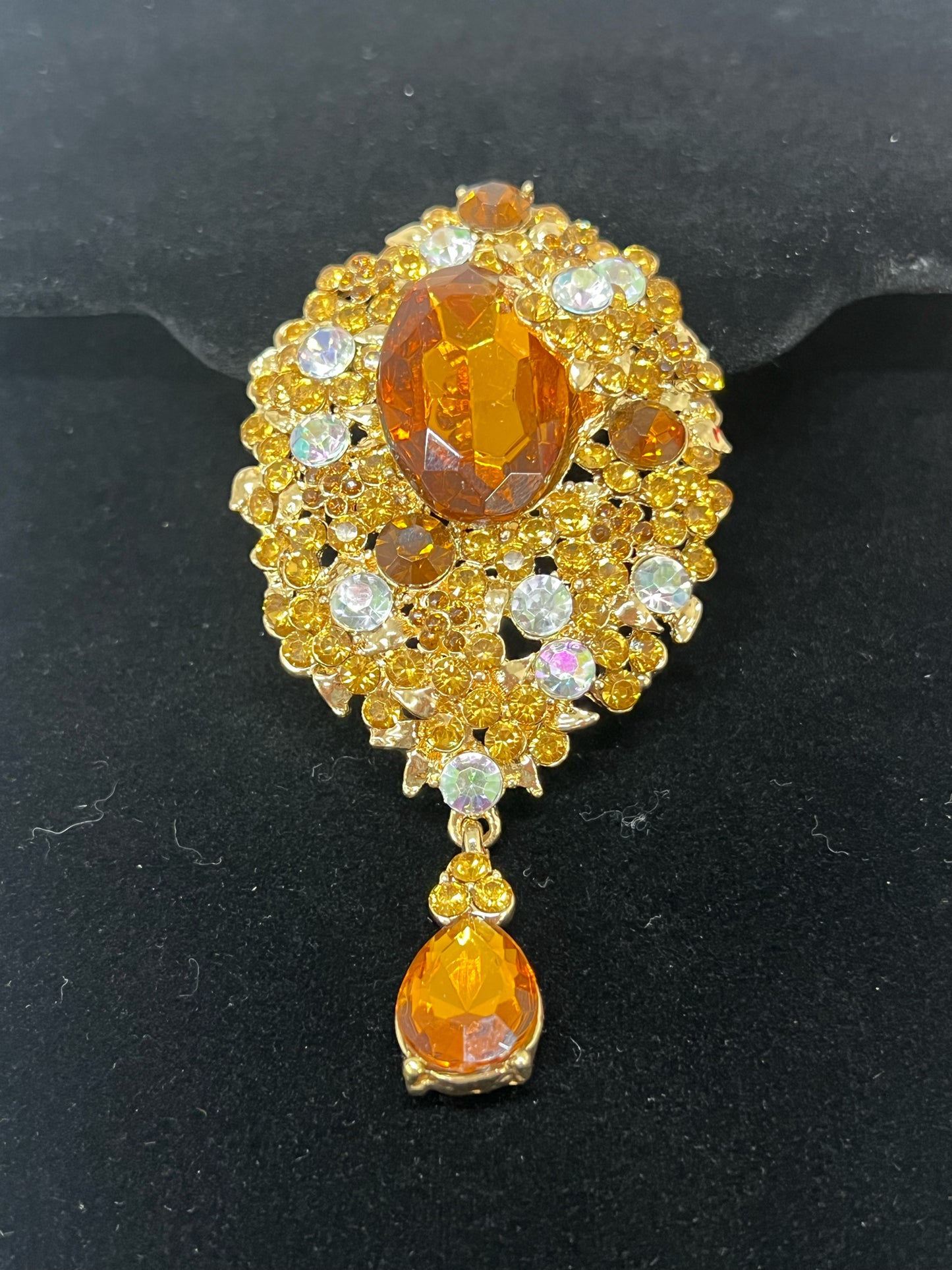 Vintage rhinestone pin or pendant
