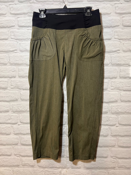 PrAna Size M Green Pull on Style Cropped Length Pants