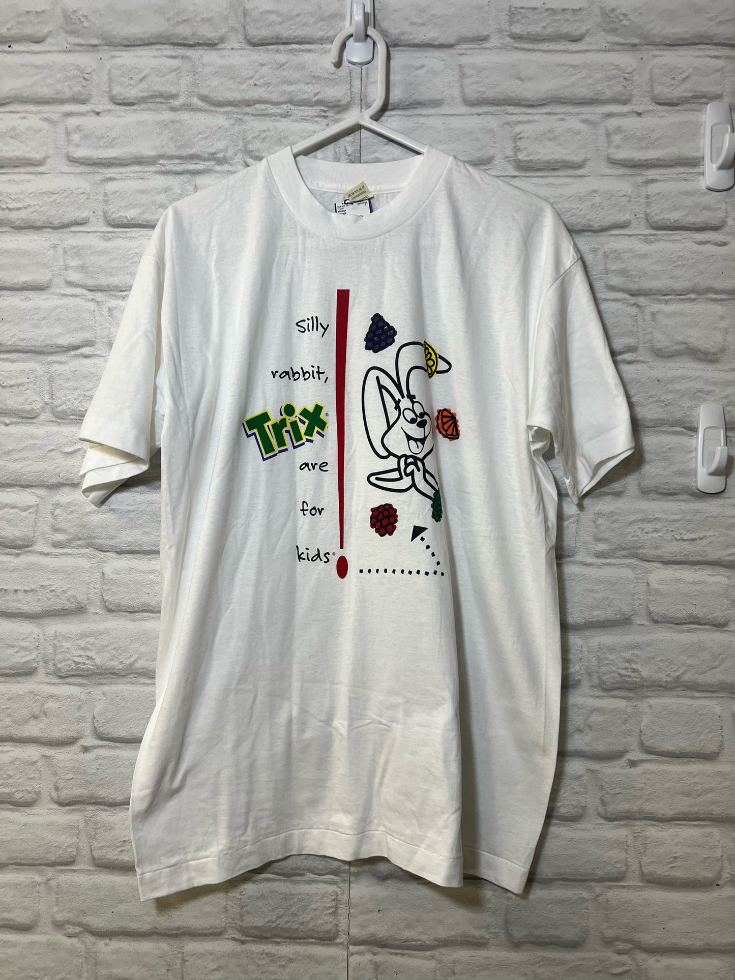Size L Vintage T-shirt - Trix Cereal 1990's