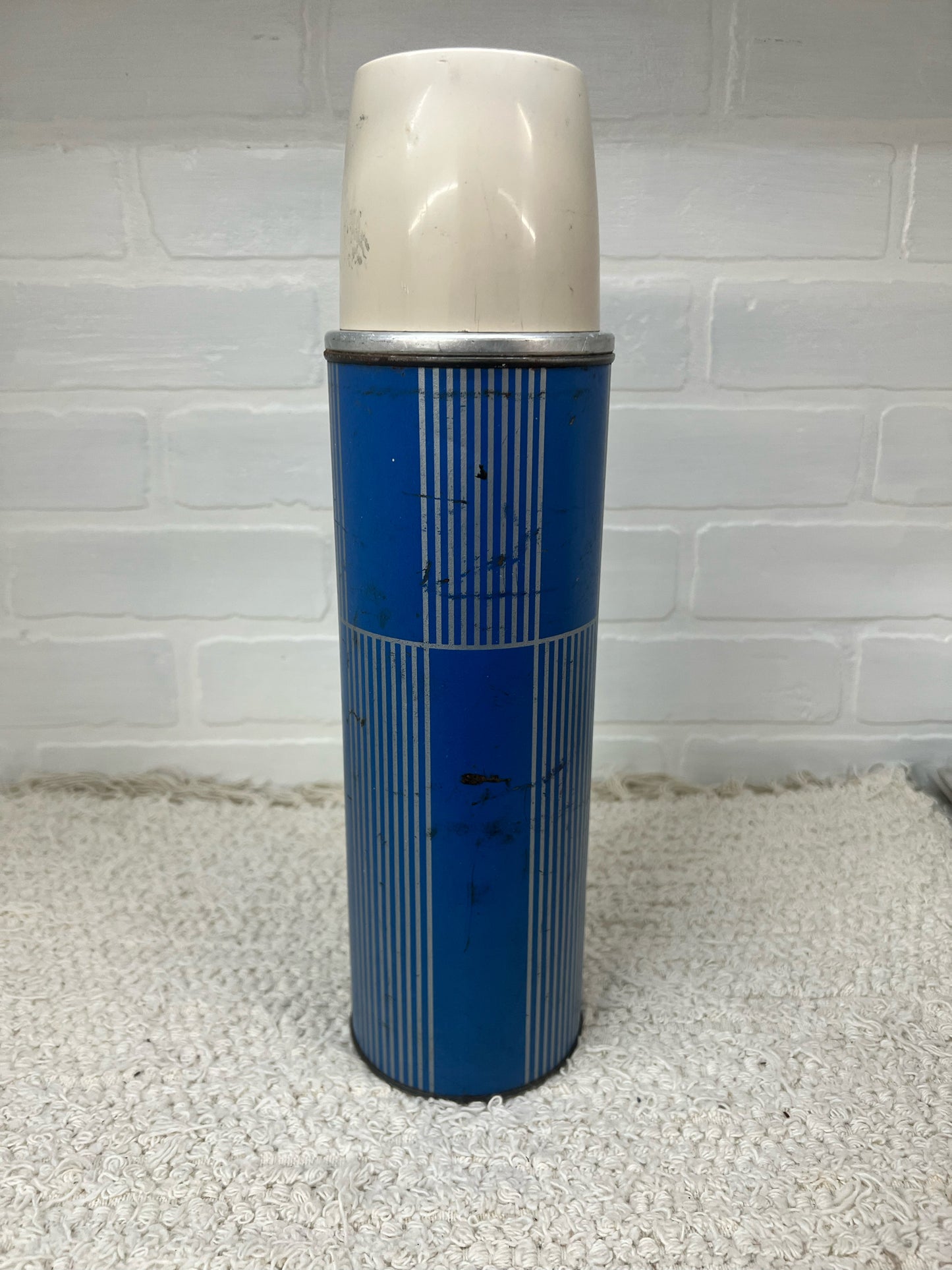 Keapsit Vintage 1970's blue thermos