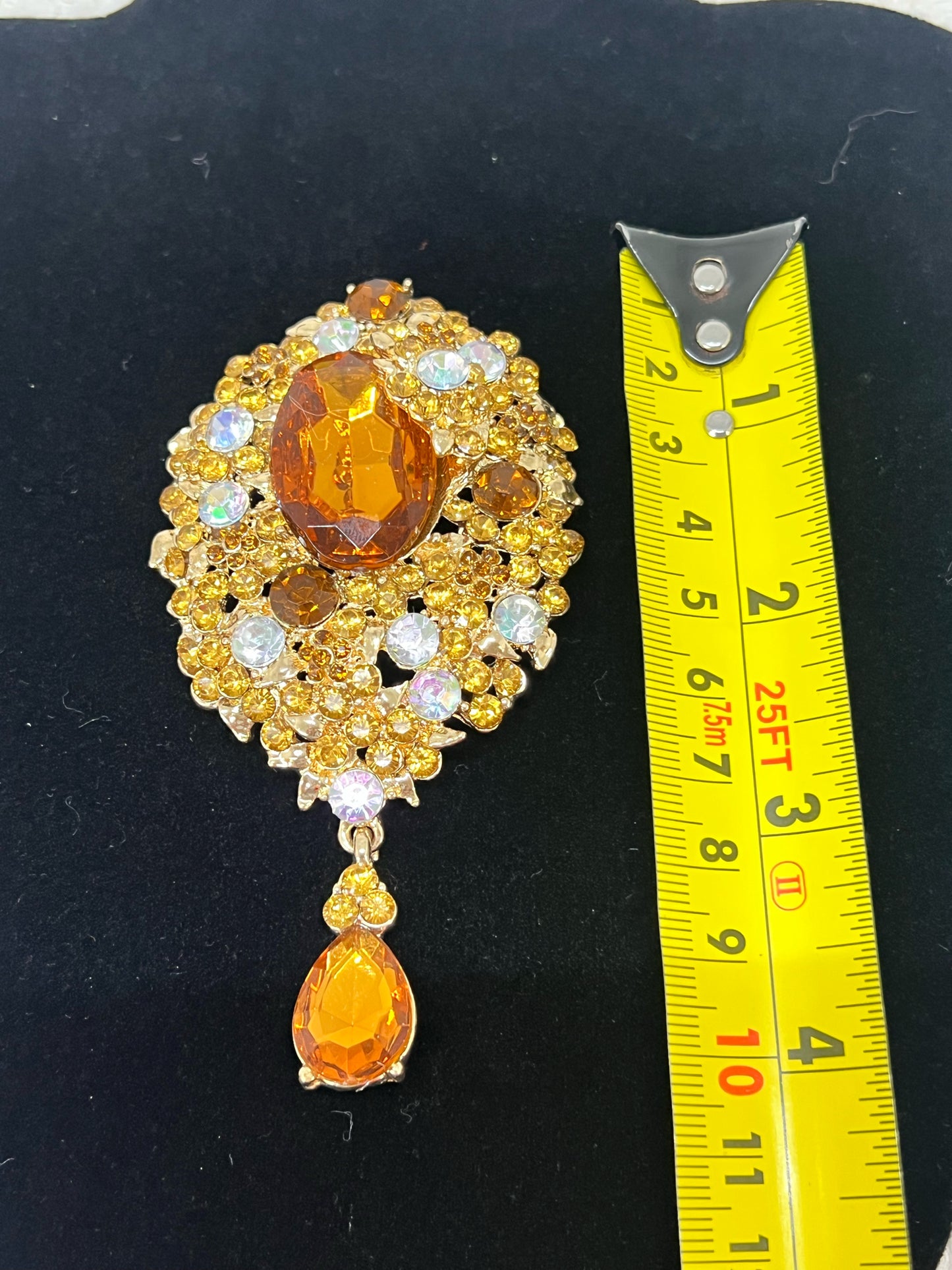 Vintage rhinestone pin or pendant