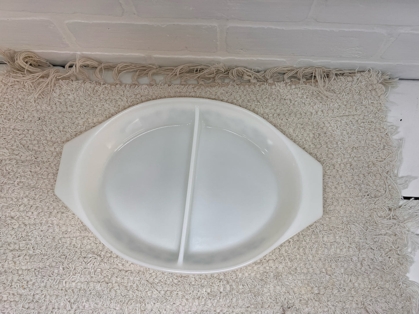 Pyrex Lidded Divided 'Golden Acorn' 1.5 QT Casserole Dish