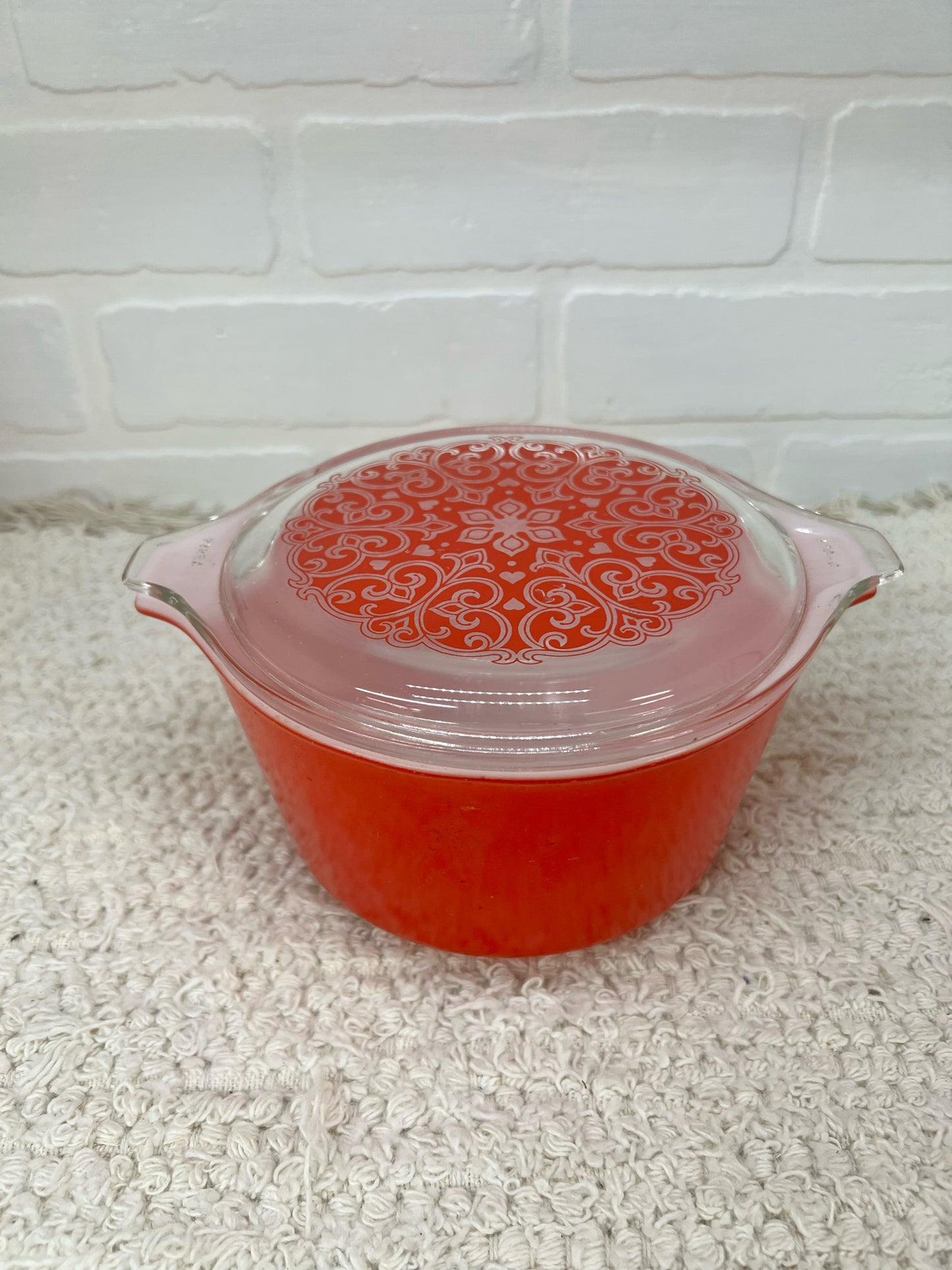 Pyrex Celtic Floral red lidded one quart casserole dish
