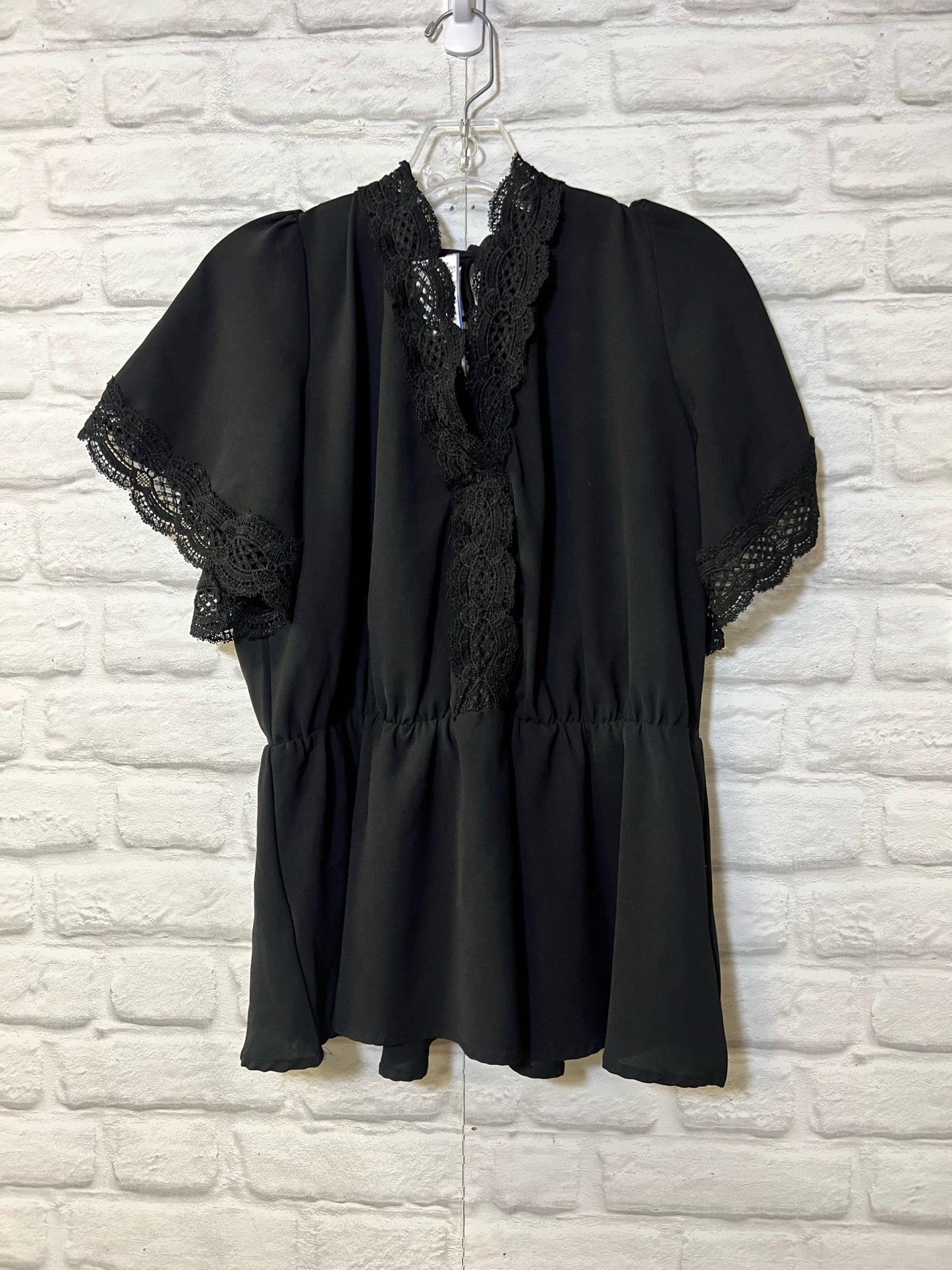 Size 2X Unbranded black lacy blouse