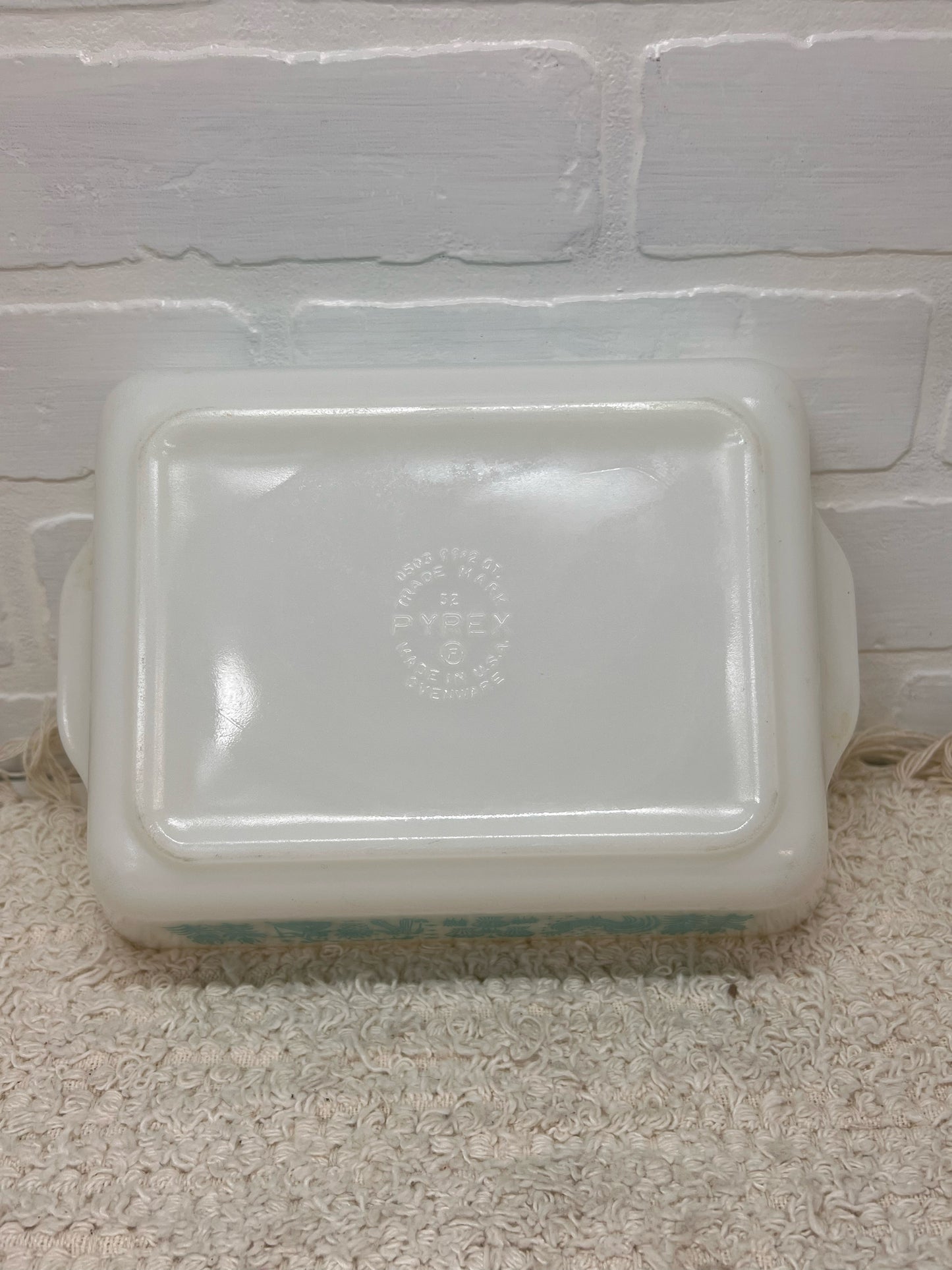 Pyrex Casserole/Fridge Dish - Amish Butterprint 1.5 QT