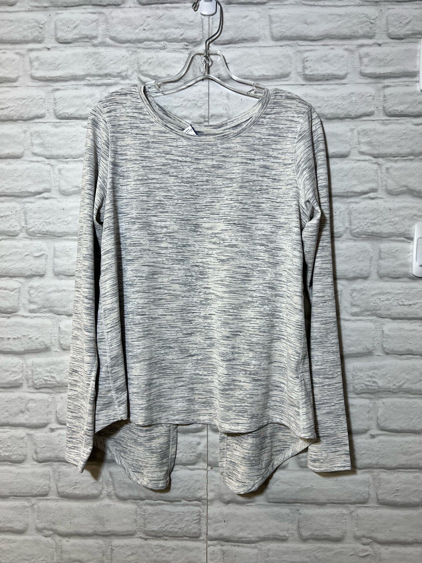 Size XXL Zyia split back layering top