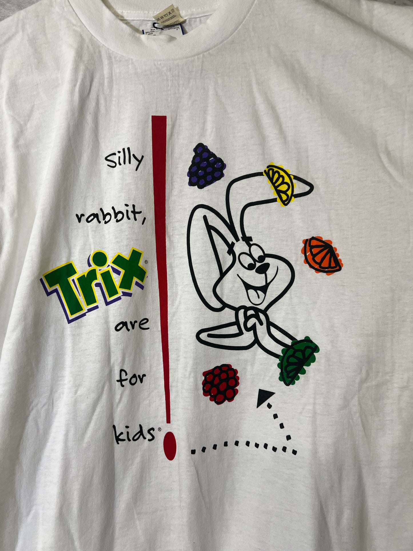 Size L Vintage T-shirt - Trix Cereal 1990's