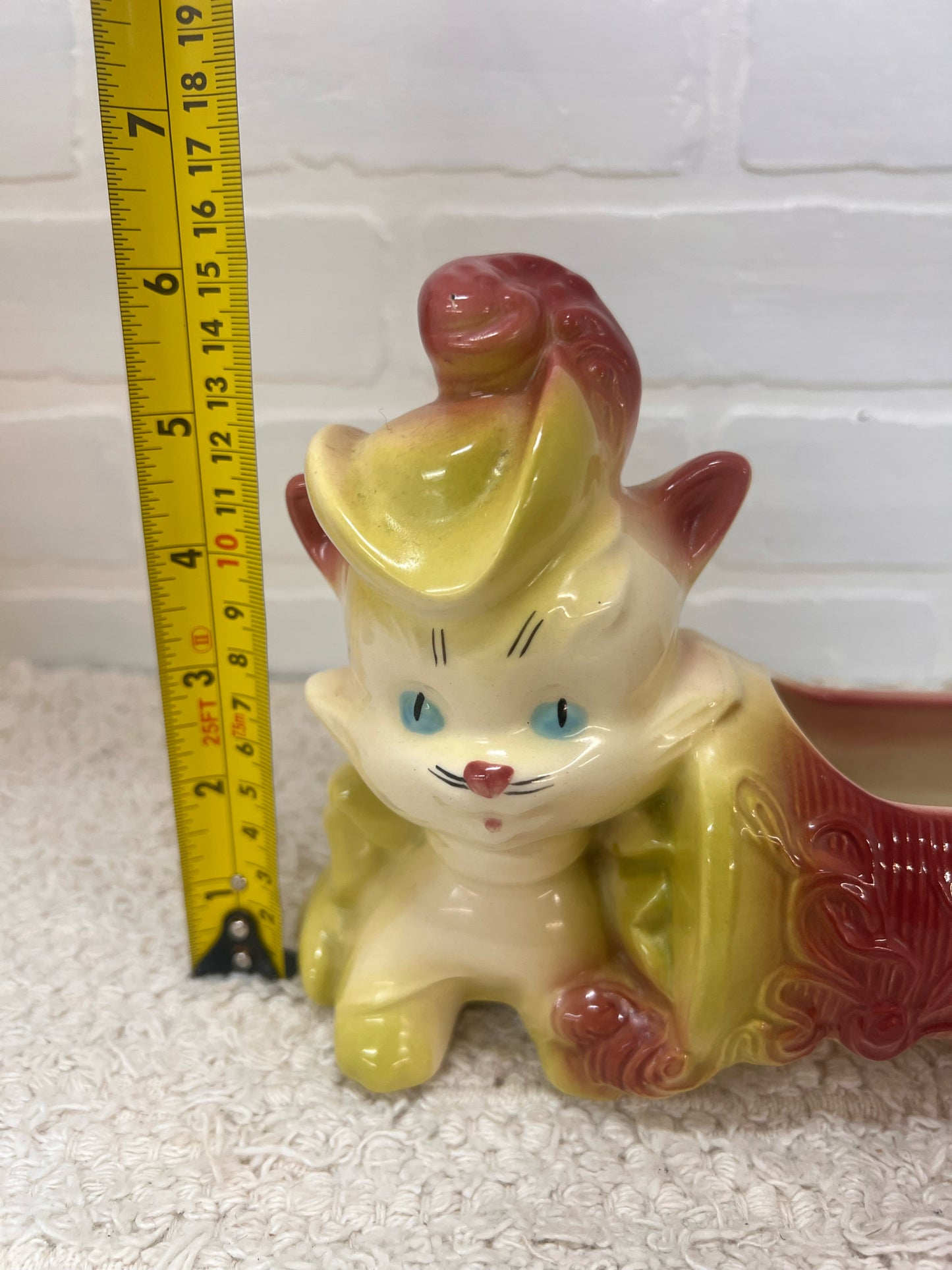 Hull Pottery Puss in Boots 1950's Planter