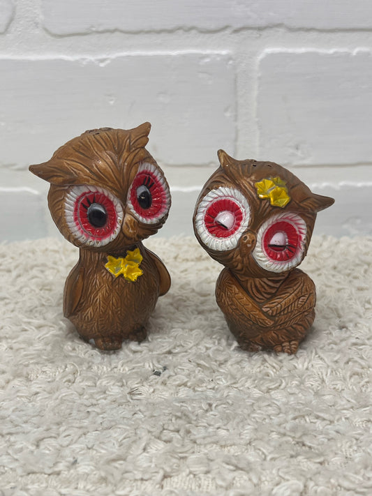 Vintage Owls Ceramic  Salt & Pepper Shaker Set