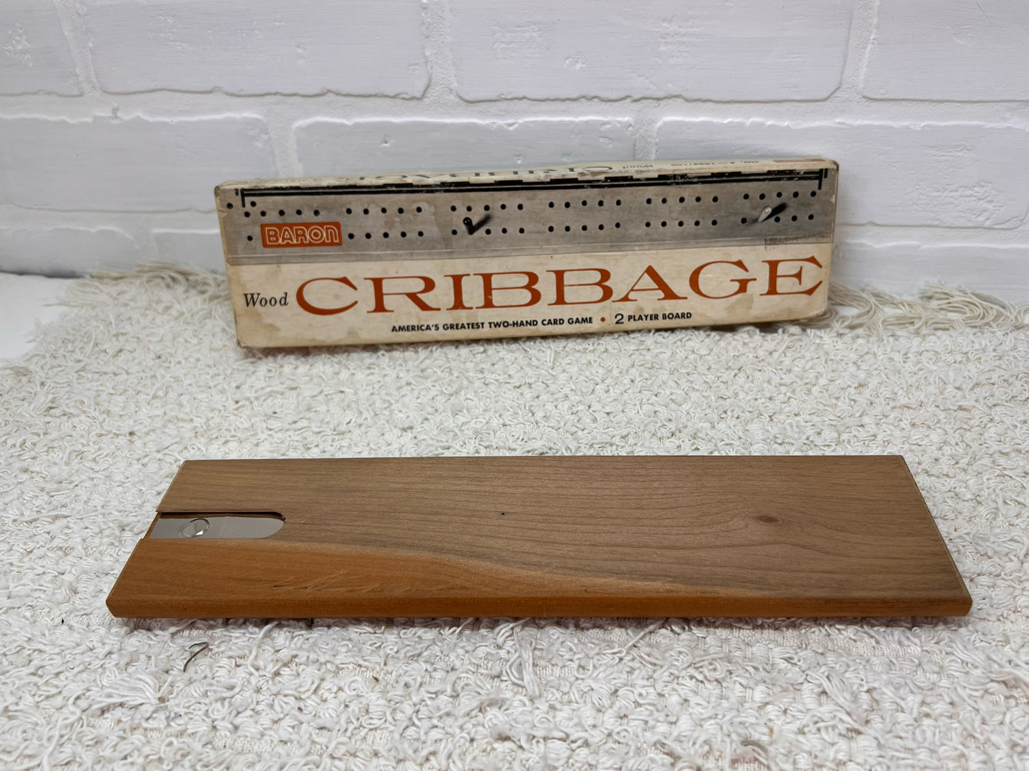 Vintage Baron wood cribbage board in box