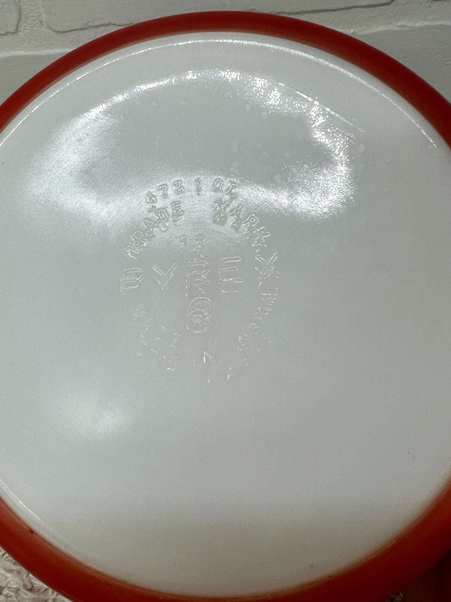 Pyrex Celtic Floral red lidded one quart casserole dish