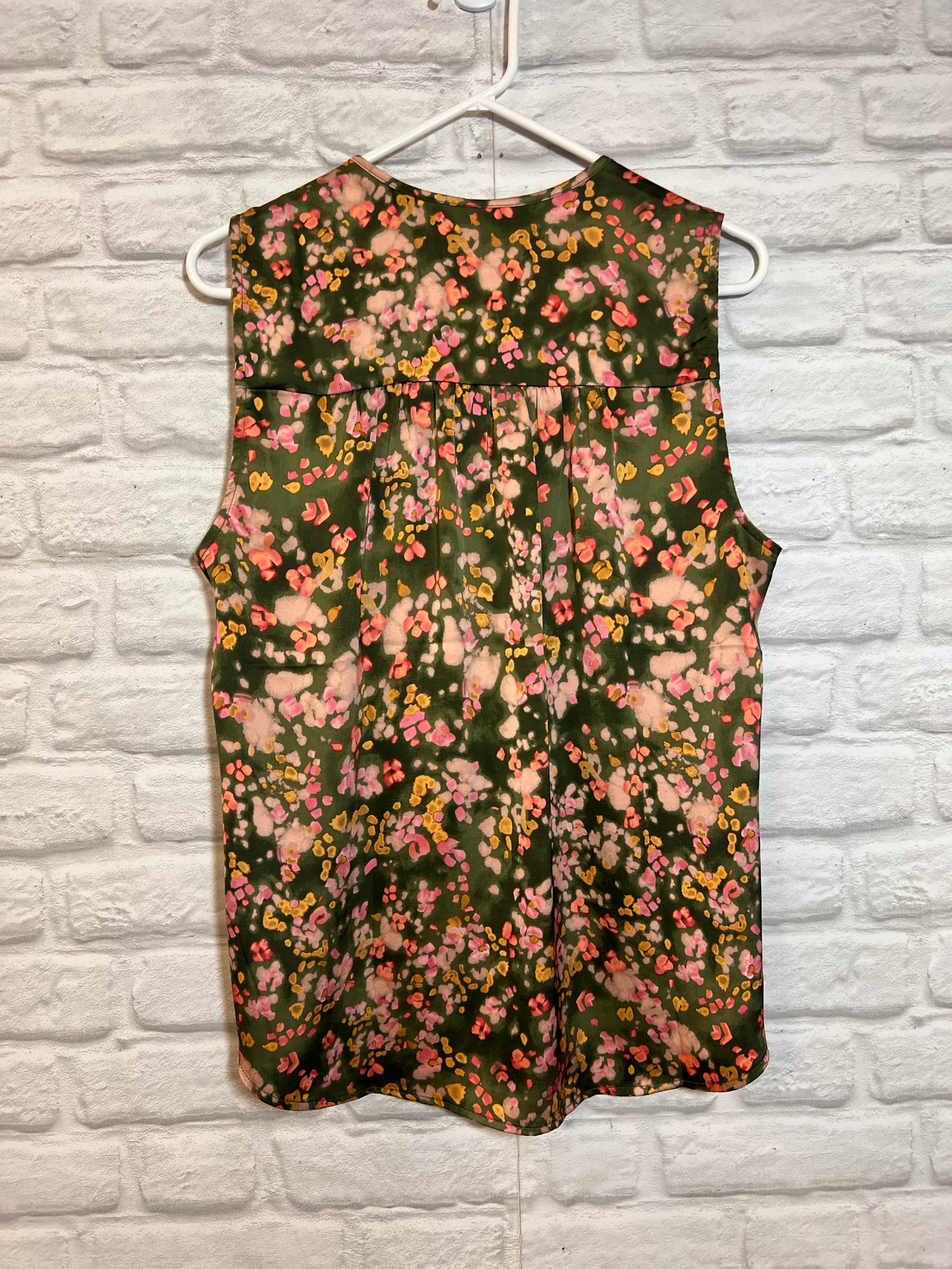 Size L CAbi Green & Pink Sleeveless Blouse