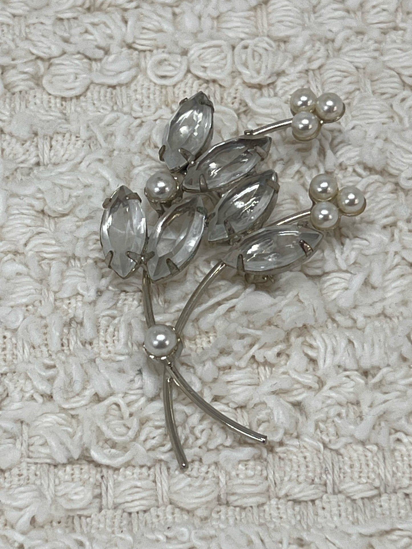 Vintage floral style faux pearl and stone pin