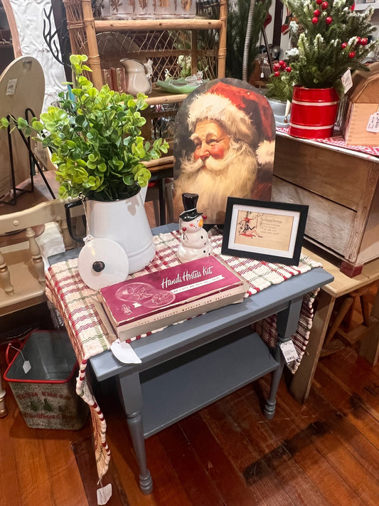 Holiday Happenings at Bee Balm: Vintage Cheer, Giftable Finds & Festive Hours