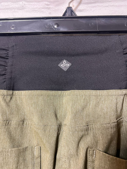 PrAna Size M Green Pull on Style Cropped Length Pants