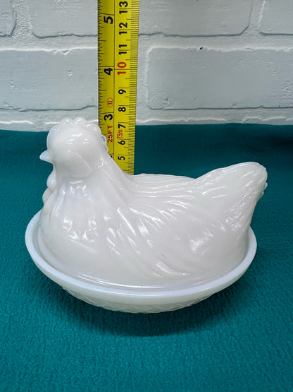 Vintage Milk Glass Nesting Hen/Hen on Nest