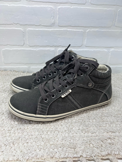 Shoe Size 8 Taos Gray Canvas Top Star Sneakers