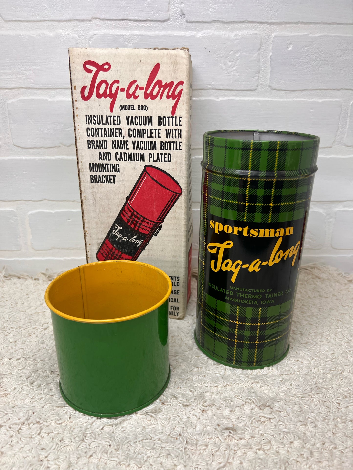 Sportsman Tag-a-long Green Plaid Thermos Container
