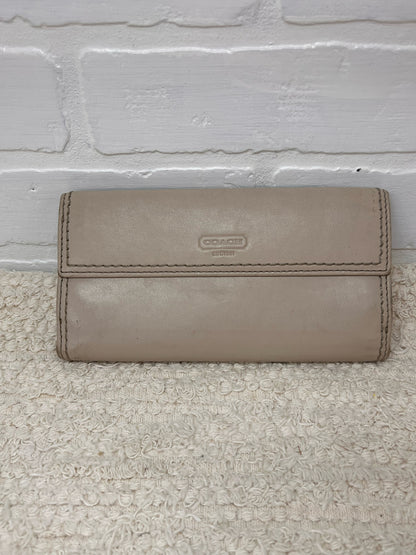 Coach Bone Colored Glove Tanned Leather Clutch Wallet