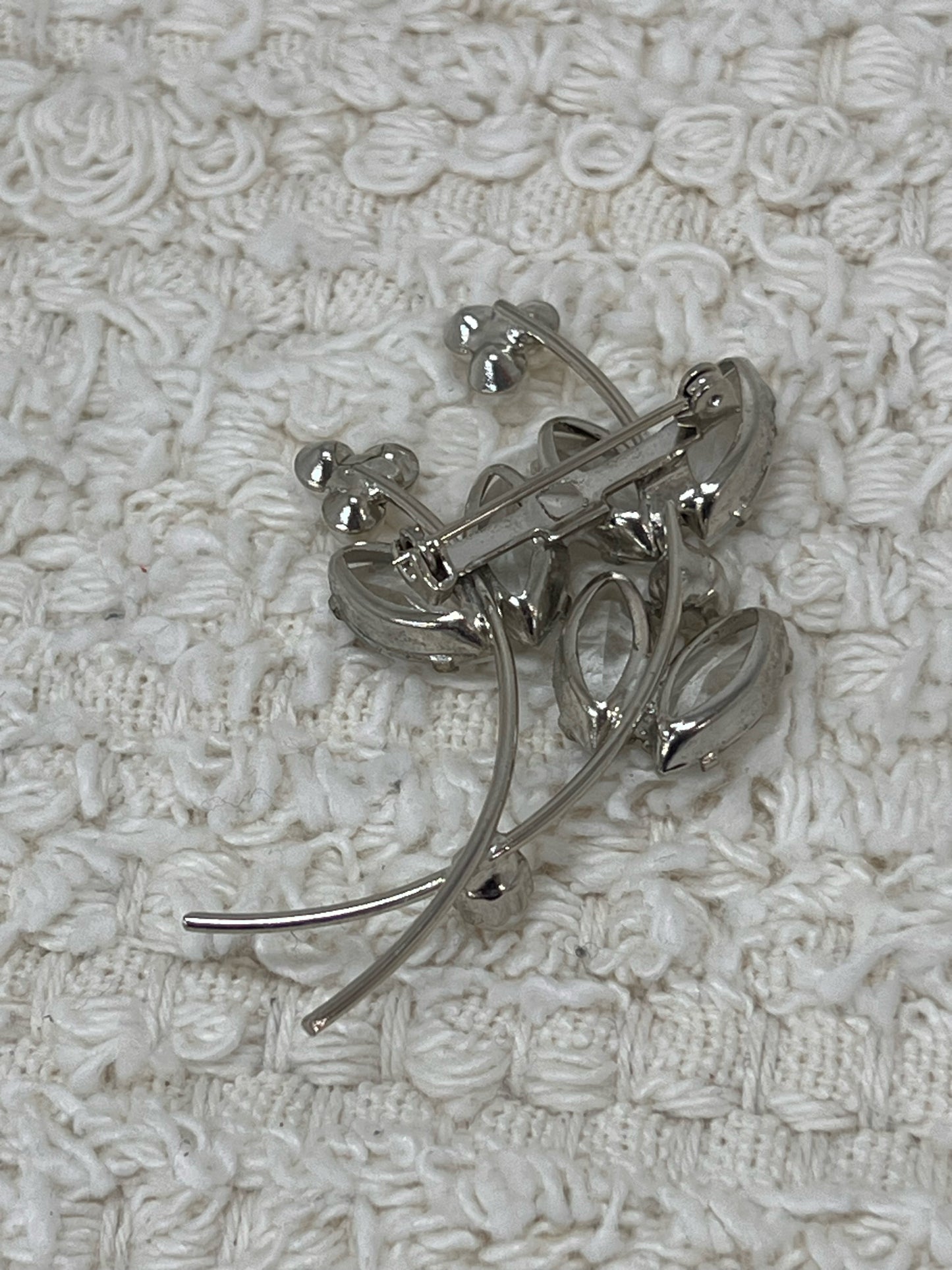 Vintage floral style faux pearl and stone pin