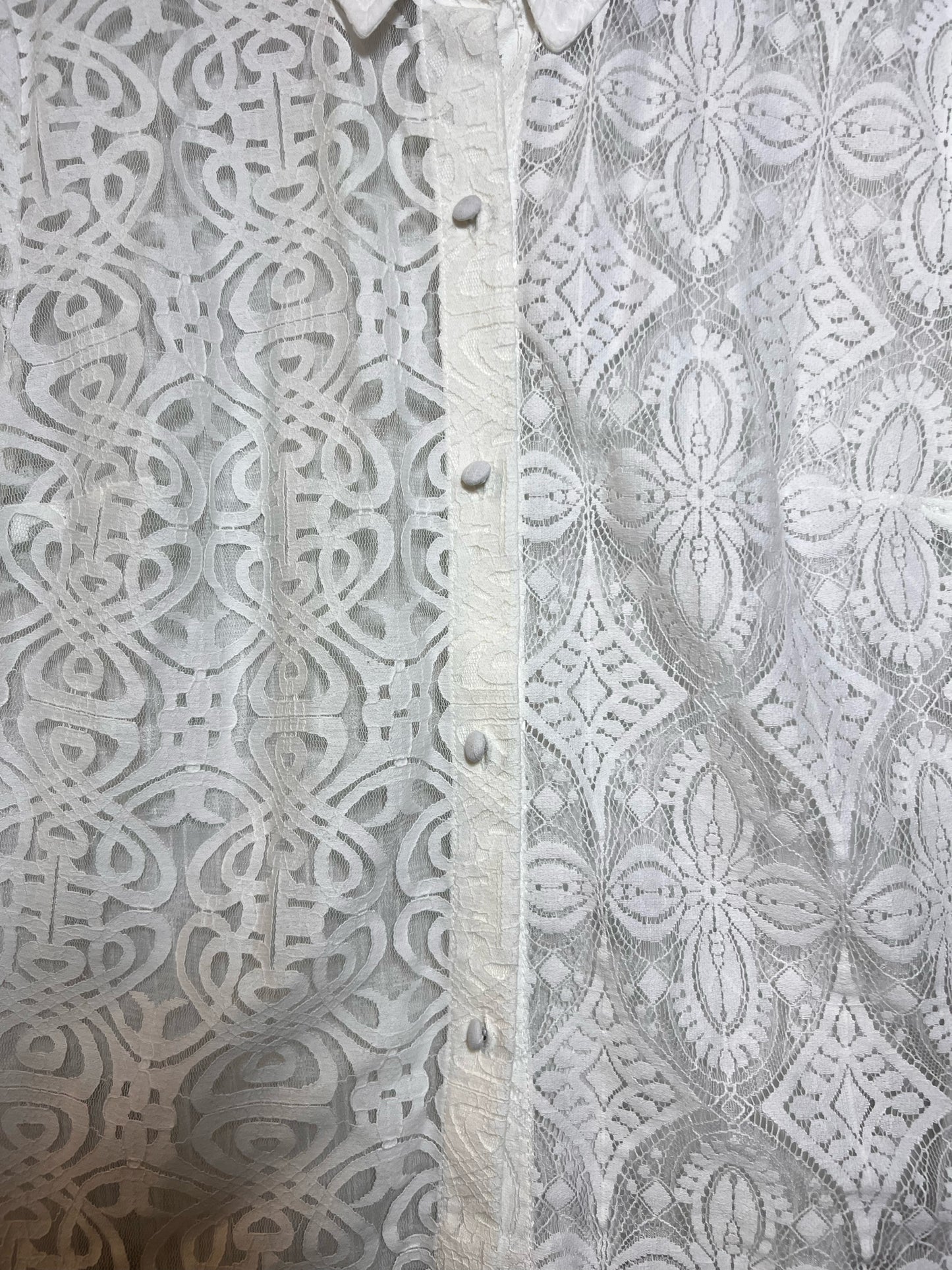 Size M CAbi White Lace Button Down Short Sleeve Shirt
