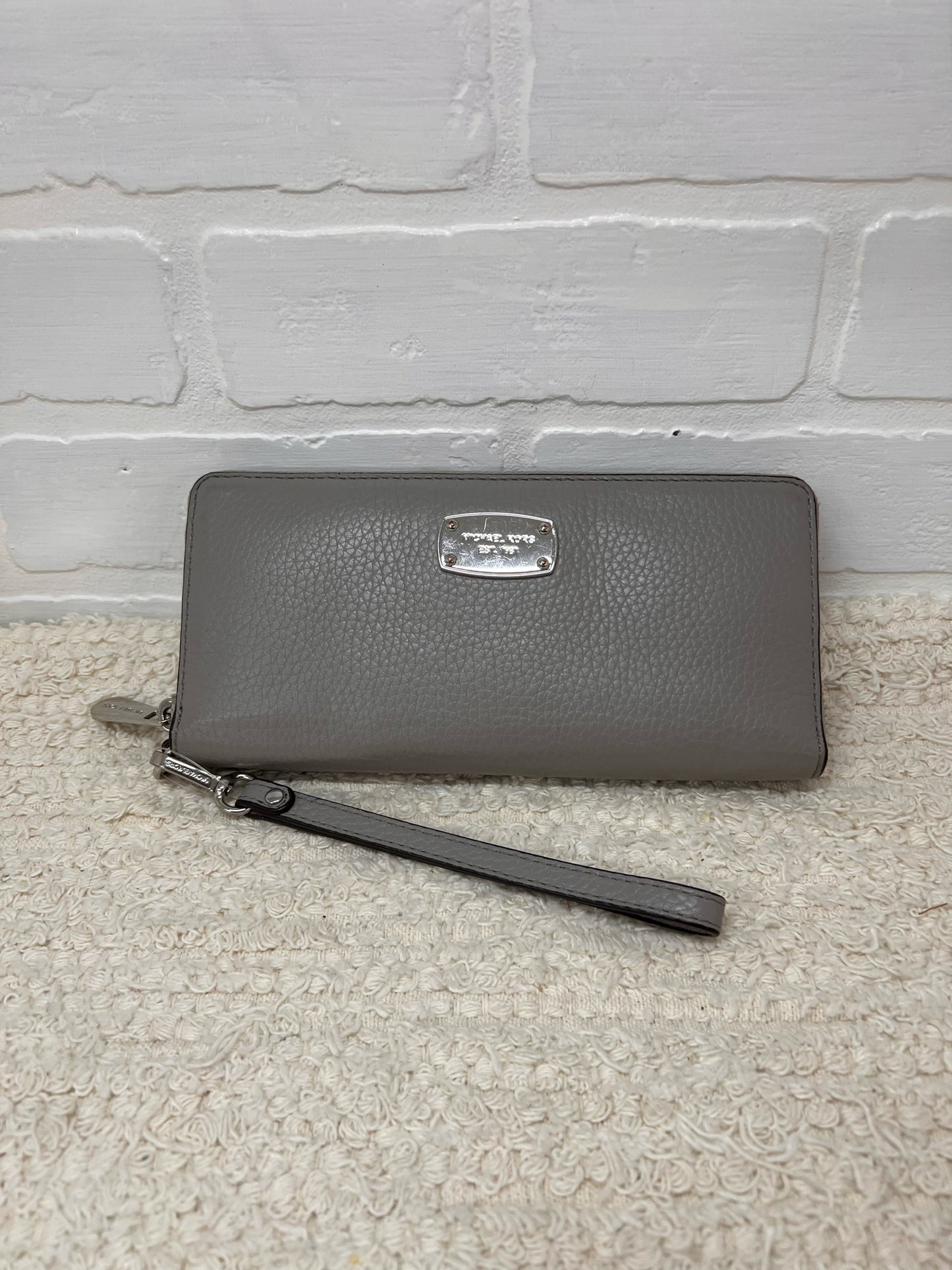 MICHAEL Michael Kors Gray Pebbled Leather Wristlet Wallet