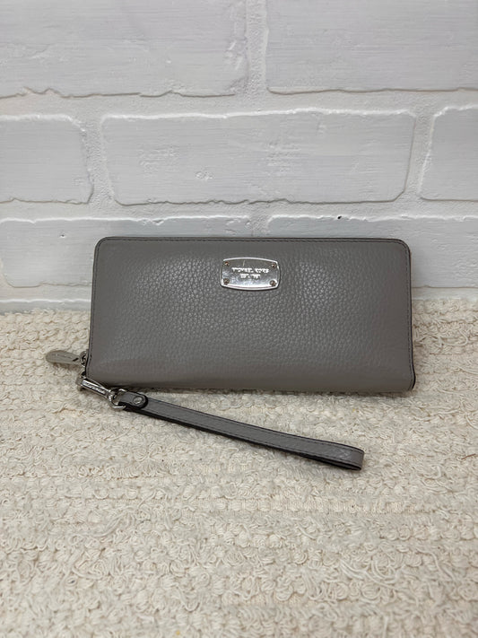 MICHAEL Michael Kors Gray Pebbled Leather Wristlet Wallet