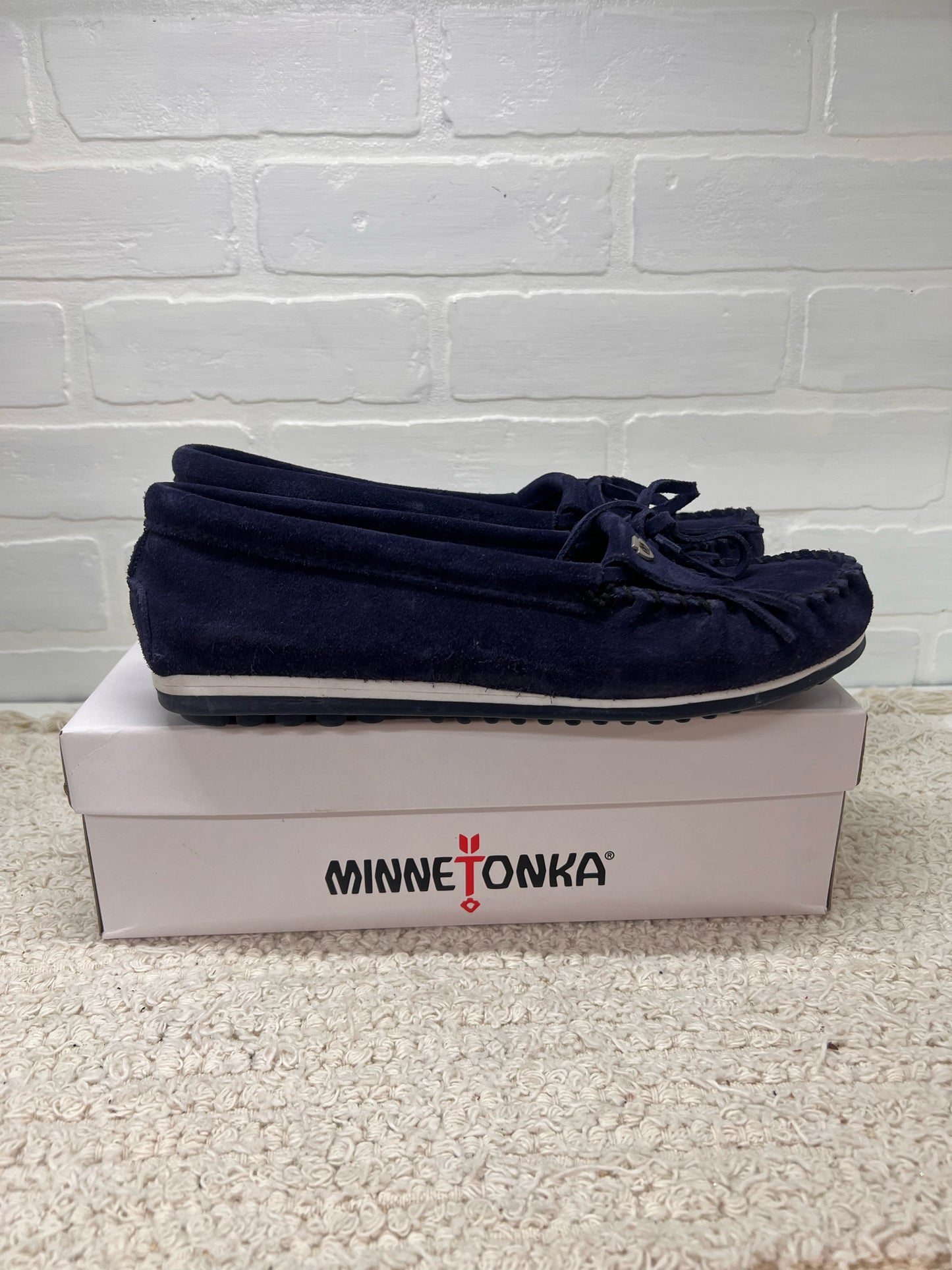 Shoe Size 9 Minnetonka  Moccasins Navy blue Suede