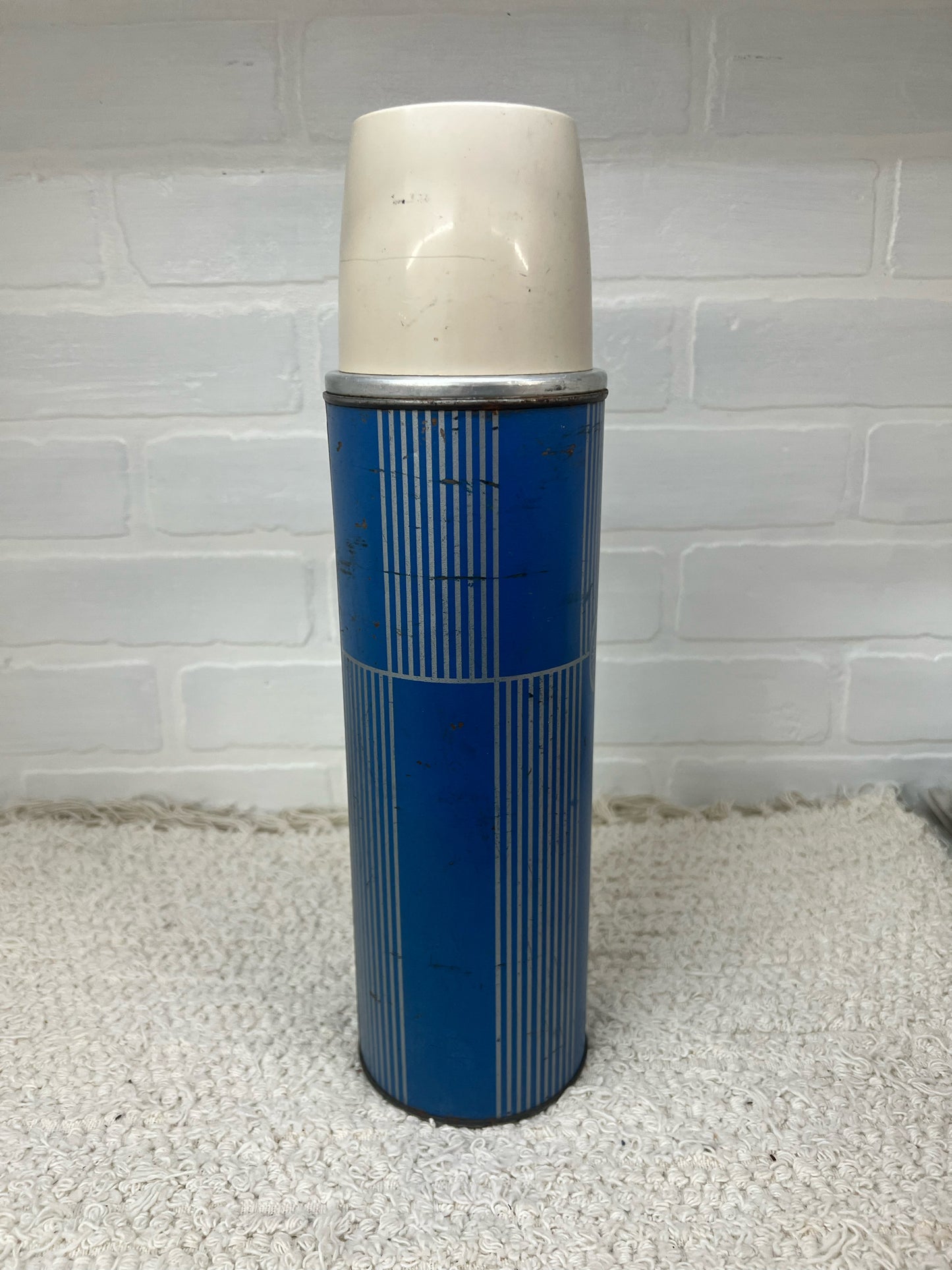 Keapsit Vintage 1970's blue thermos