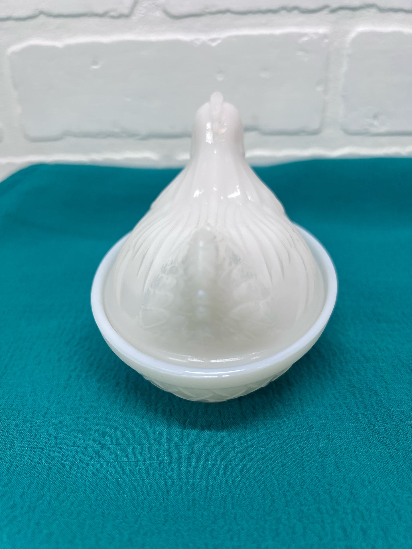 Vintage Milk Glass Nesting Hen/Hen on Nest