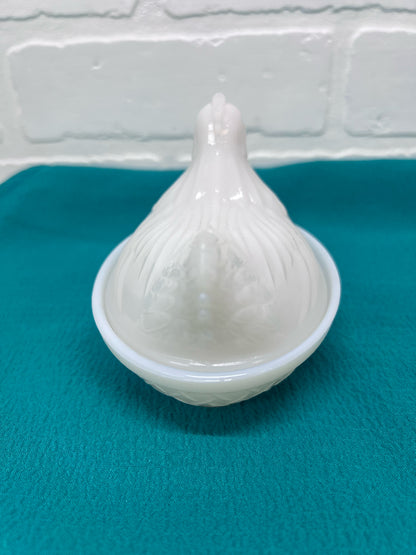 Vintage Milk Glass Nesting Hen/Hen on Nest