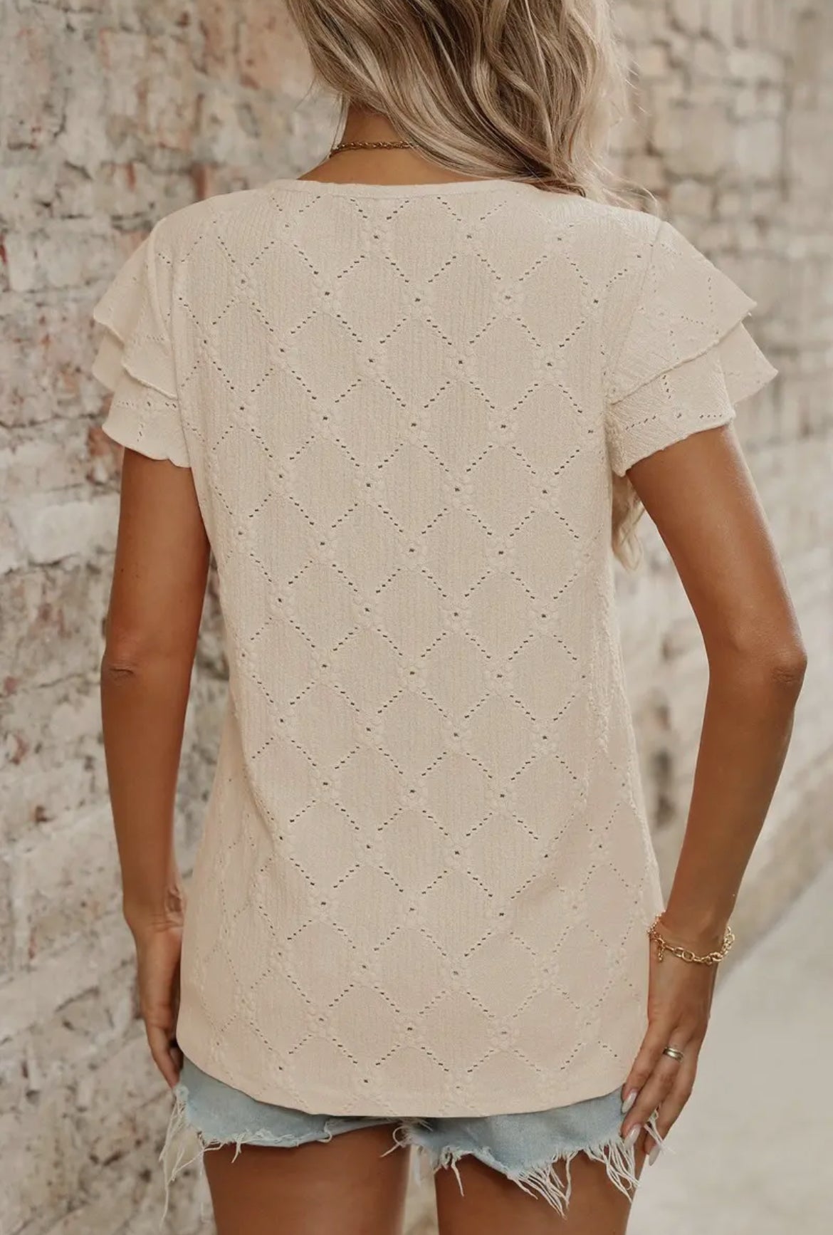 Hollow-Knit Detailed Soft Crewneck Tee in Apricot or Black