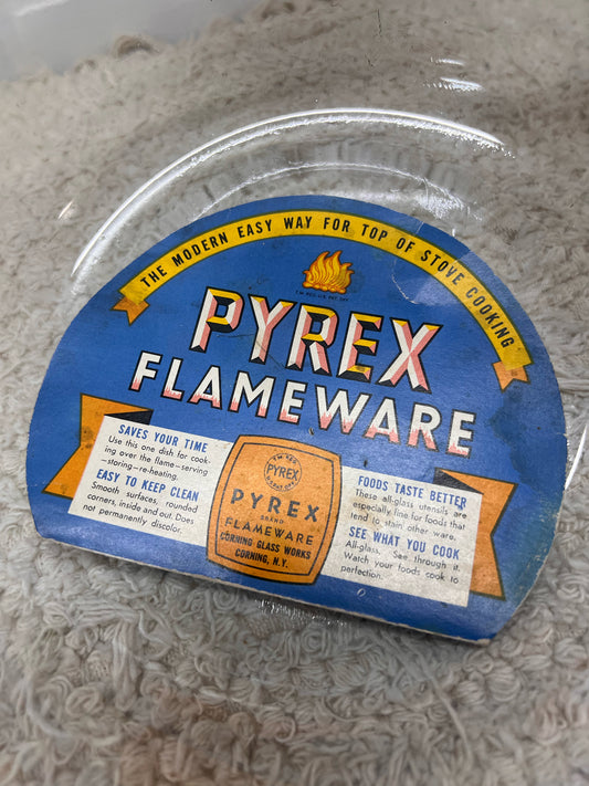 Vintage Pyrex saucepan with detachable metal handle