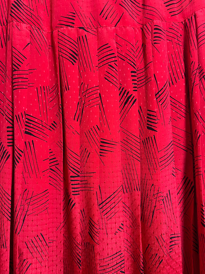 Size 10 Joan Carol Petites Vintage 80s Red & Black Pleated Skirt