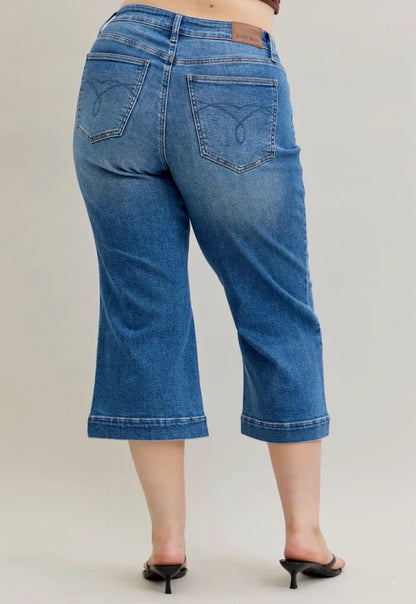 Judy Blue Midrise Wide Leg Crop Jeans Vintage Pocket Detail
