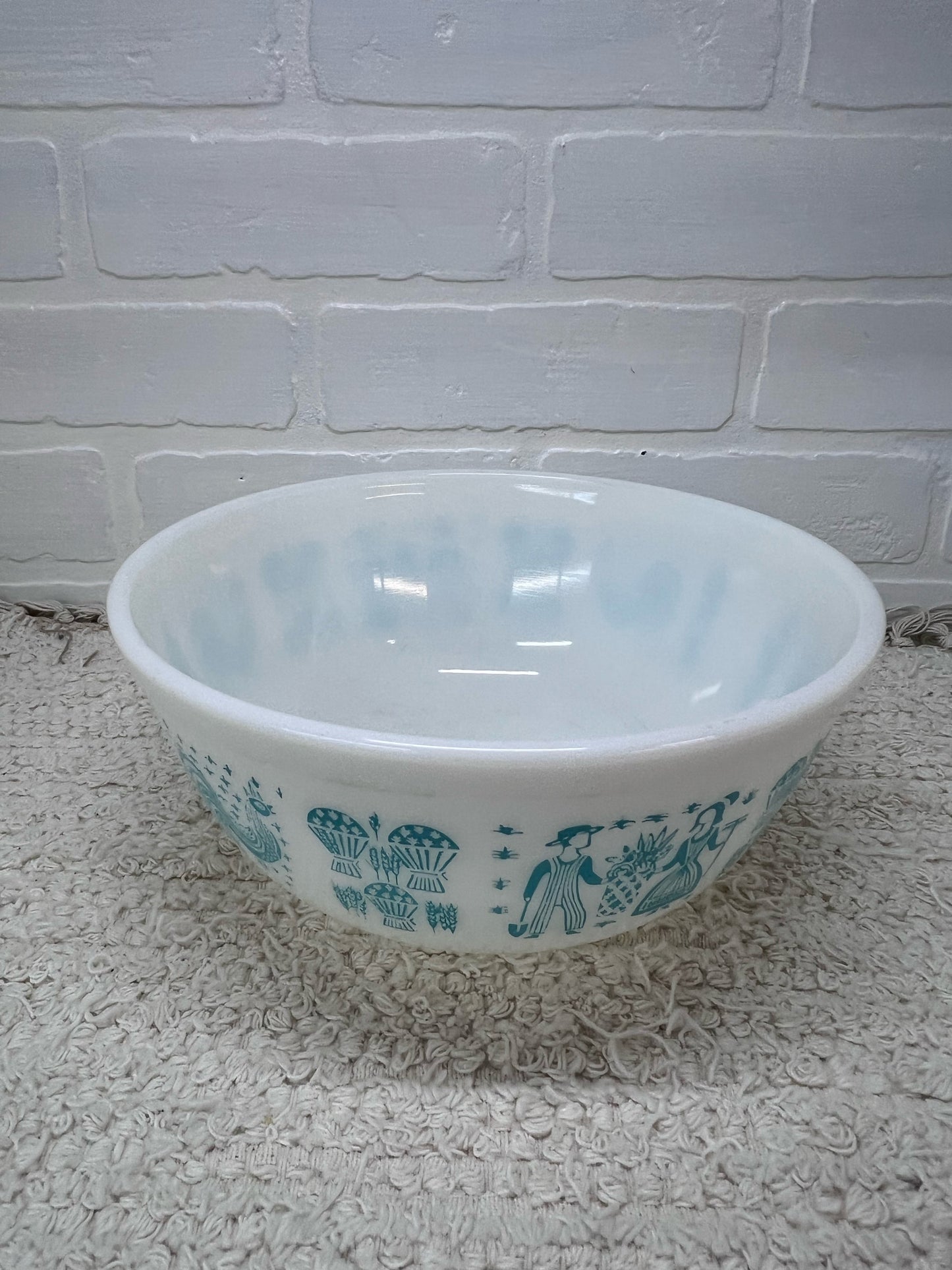 Pyrex Bowl Set - Amish Buterprint - Three Nesting Bowls