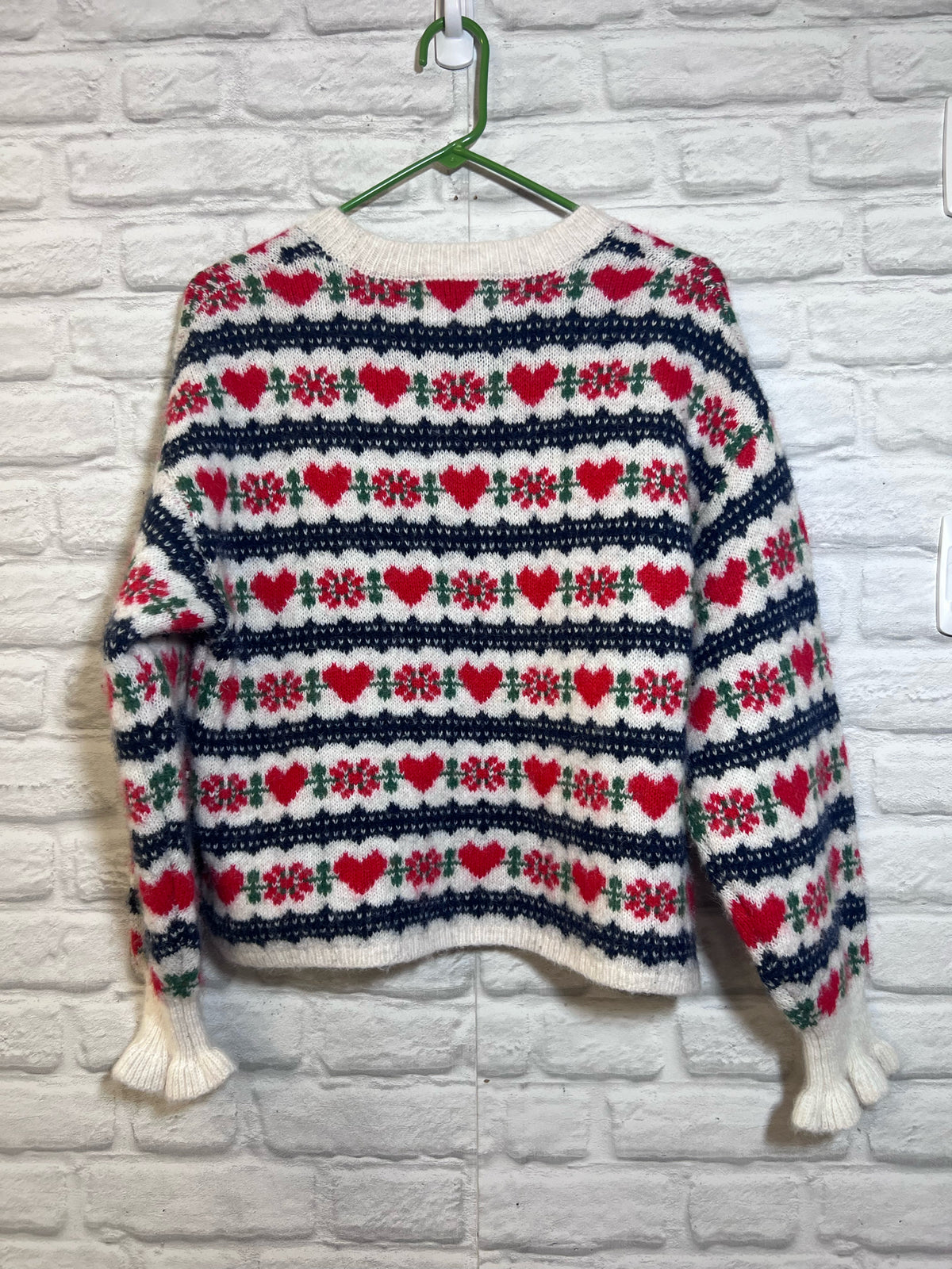 Size L Old Navy Cropped Fair Isle Heart Pattern Wool Blend Sweater