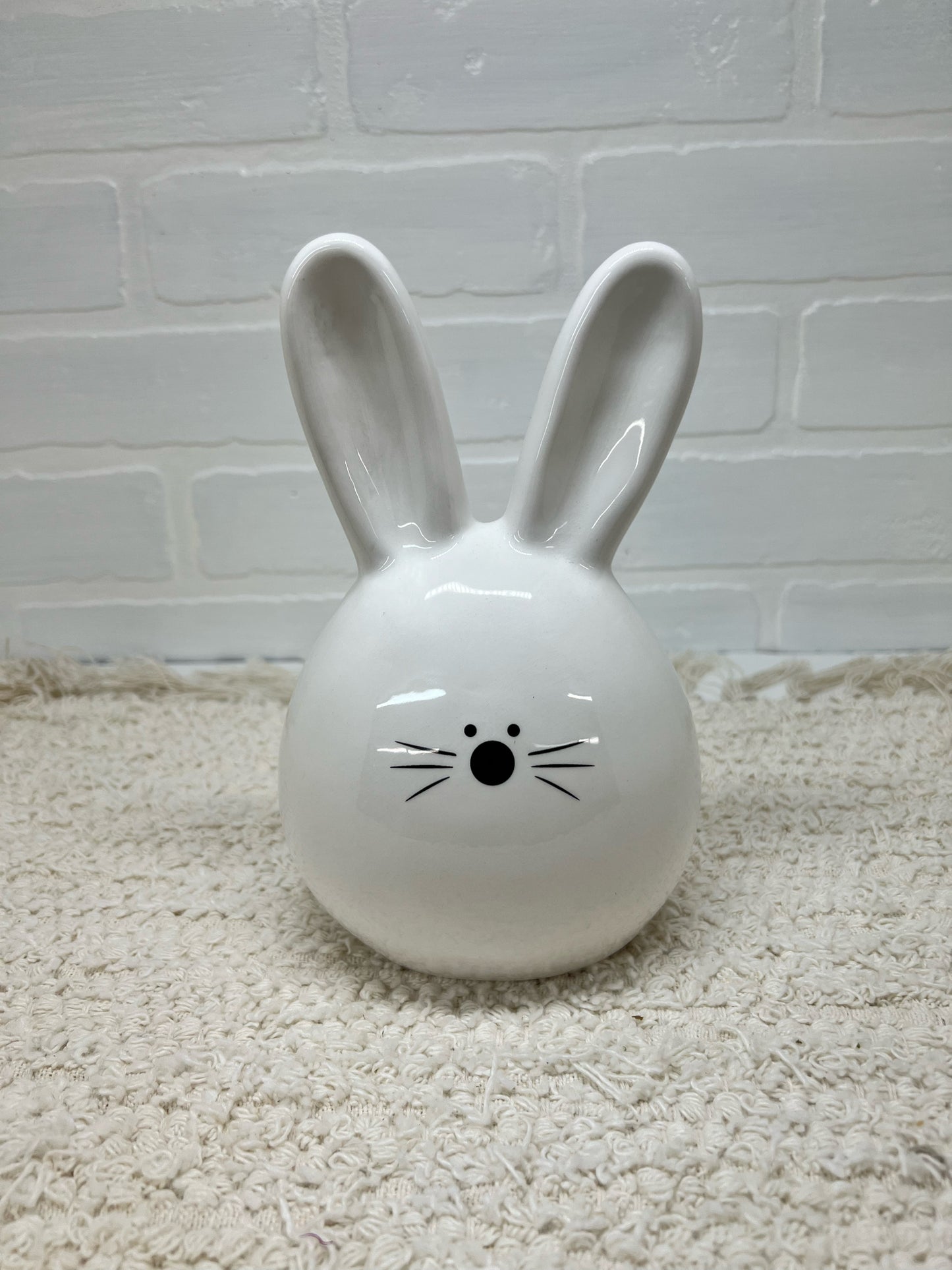 7.5" ceramic bunny head, white