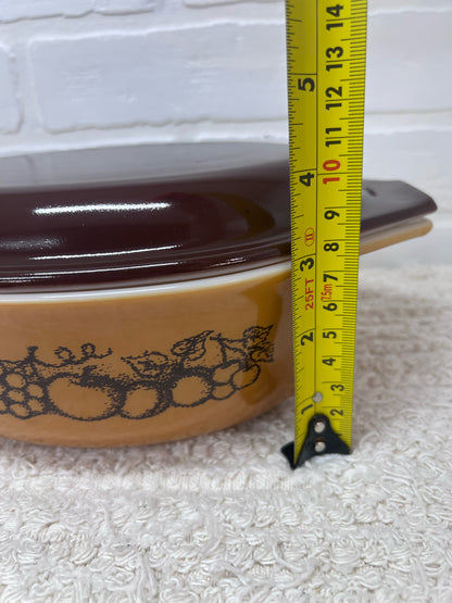Pyrex Old Orchard 1.5 QT Oval Lidded Casserole Dish